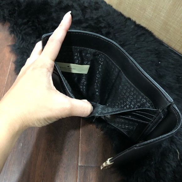 Black kate spade ♠️ Wallet - Picture 3 of 4
